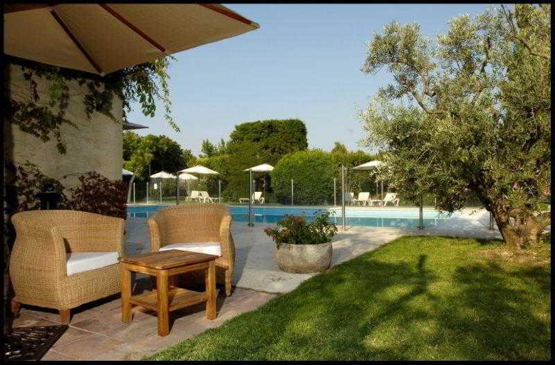 Val Baussenc, The Originals Relais Hotel Maussane-les-Alpilles Exterior foto